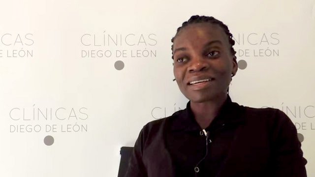 Aumento de senos con implantes Gertrudis